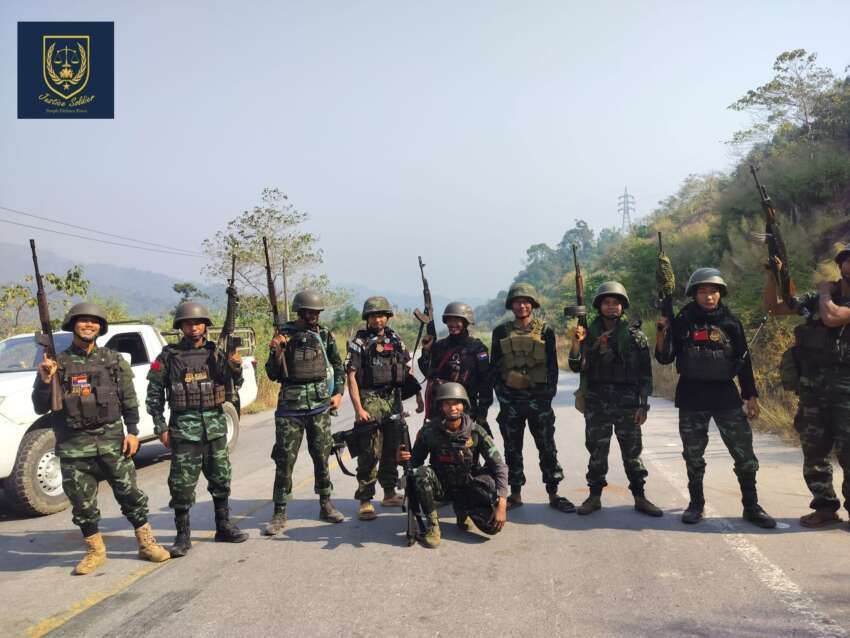 ကော့ကရိတ်မြို့မှ ထွက်လာသည့် အောင်ဇေယျစစ်ကြောင်းကို တိုက်ခိုက်ချေမှုန်းခံရပြီး စစ်သား ၄၀ ကျော်သေ ဆုံးကာ အကြိမ်ကြိမ် တပ်ပြန်လန်ကျနေ