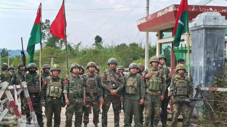 ဗန်းမော်မြို့၊ မြစ်ဆုံဟိုတယ်အနီးတဝိုက်တွင် ၄ ရက် ဆက်တိုက် တိုက်ပွဲဖြစ်ပြီး စစ်သား ၆၀ ကျော်သေဆုံးကာ အလောင်းများ ပုံထပ်နေ