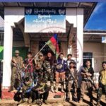 ကန်ပက်လက်မြို့နယ်ကို ဦးတည်လာသည့် တင့်ကား ၂ စီး၊ စစ်ကား ၁၃၆ စီးပါ စစ်ကြောင်းကို တိုက် ခိုက်ချေမှုန်းနိုင်ရန် လမ်းပိုင်းများ ယာယီပိတ်