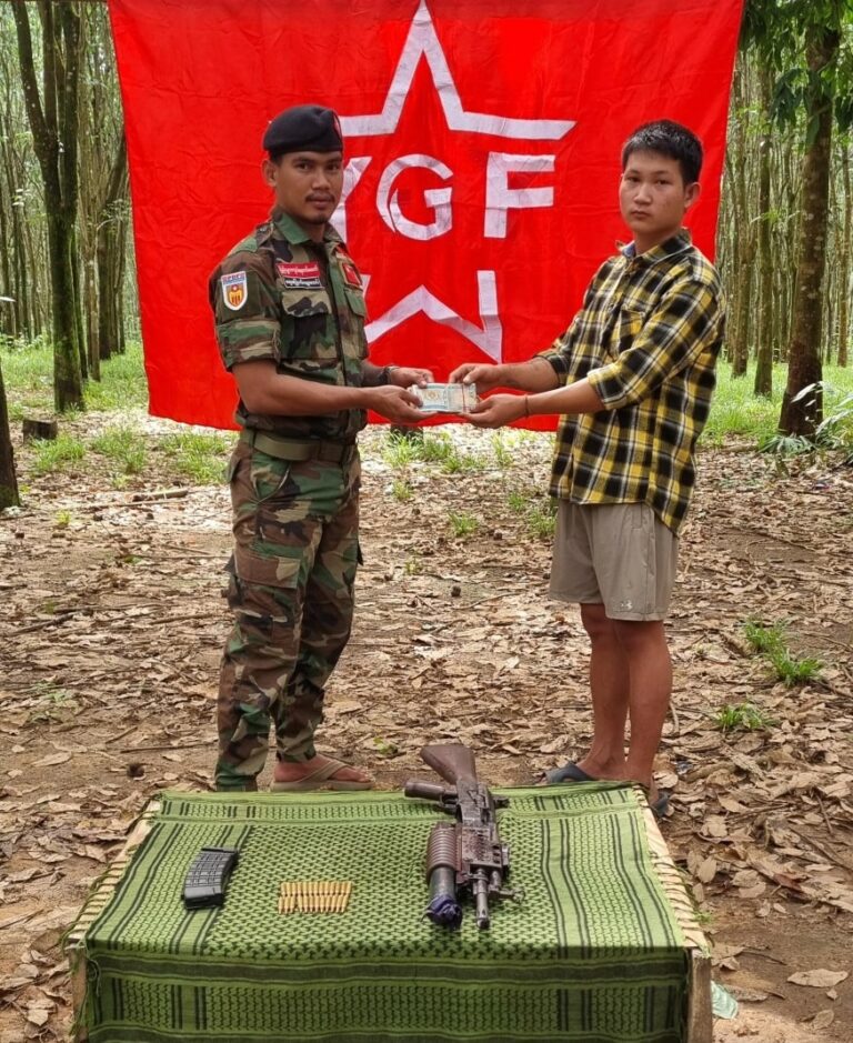 ရေးမြို့နယ်အခြေစိုက် ခမရ ၅၉၁ တပ်ရင်းမှ စစ်မှုထမ်းတပ်သားတစ်ဦး လက်နက်ခဲယမ်းများနှင့် အတူ အလင်းဝင်