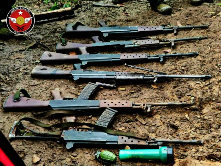 ဒီးမော့ဆိုမြို့နယ်၊ ငွေတောင်ရွာသစ်၌ တပ်စွဲထားသော စစ်တပ်စခန်းကို တိုက်ခိုက်မှု စစ်သား ၁၅ ဦး သေဆုံးပြီး လက်နက်ခဲယမ်းများလည်း သိမ်းဆည်းရရှိ