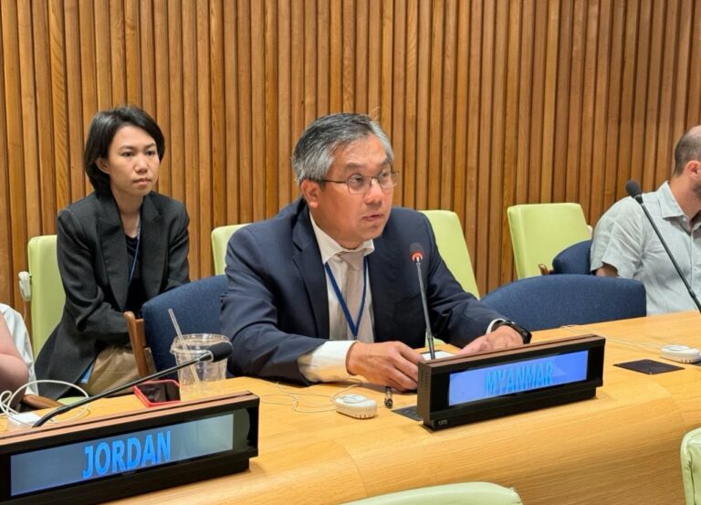 ကုလသမဂ္ဂသံအမတ်ကြီး ဦးကျော်မိုးထွန်းက အကြမ်းဖက်စစ်ကောင်စီတပ်ဖွဲ့၏ ရက်စစ်ကြမ်းကြုတ် သော လူ့အခွင့်အရေးချိုးဖောက်မှုများကို စာရေးသား၍ ကုလသမဂ္ဂ ဥက္ကဌနှင့် အထွေထွေအတွင်း ရေးမှူးတို့ထံ ပေးပို့