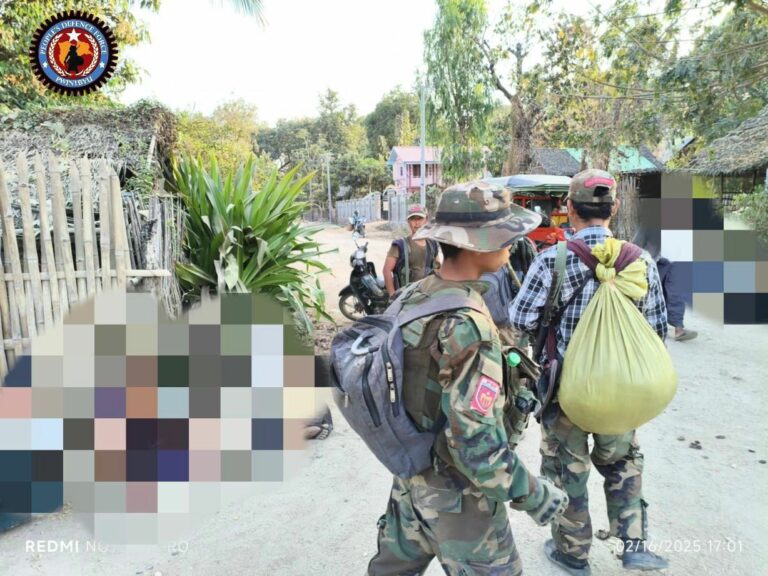 ပွင့်ဖြူမြို့နယ်၊ ဖလံကျင်းကျေးရွာအနီးတွင် တိုက်ပွဲဖြစ်ပြီး စစ်သား ၃၀ ဝန်းကျင်သေဆုံး