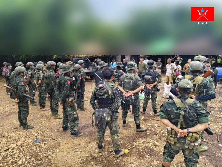ရေဖြူမြို့နယ်၊ ကော့လှိုင်ကျေးရွာအနီးဝင်ရောက်လာသော စစ်ကြောင်းကို တိုက်ခိုက်မှု စစ်တပ် အရာရှိ ၃ ဦး အပါအဝင် ၁၇ ဦးသေဆုံး (ရုပ်သံ)