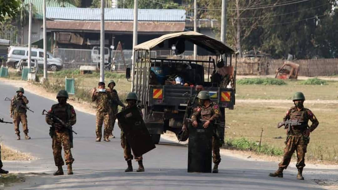 စစ်တပ်၏ စစ်ကြောရေးစခန်းများတွင် လျှပ်စစ်ဖြင့် ရှော့တိုက်ခြင်း၊ အုပ်စုဖွဲ့ မုဒိမ်းကျင့်ခြင်း၊ လိင် အင်္ဂါကို မီးရှို့ခြင်း အပါအဝင် ရက်စက်သော ညှဉ်းပန်းနှိပ်စက်မှုကျူးလွန်သည့် သက်သေများကို ရှာ ဖွေတွေ့ရှိထားဟု ကုလသမဂ္ဂ IIMM က ပြော