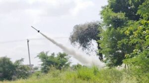 ပခုက္ကူတပ်မ ၁၀၁ တပ်အတွင်းသို့ လက်နက်ကြီးများဖြင့် တိုက်ခိုက်ပြီး ပြန်ဆုတ်ရာတွင် စစ်ကောင် စီတပ်က မြေပြင်၊ ဝေဟင်မှ ပိတ်ဆို့တိုက်ခိုက်