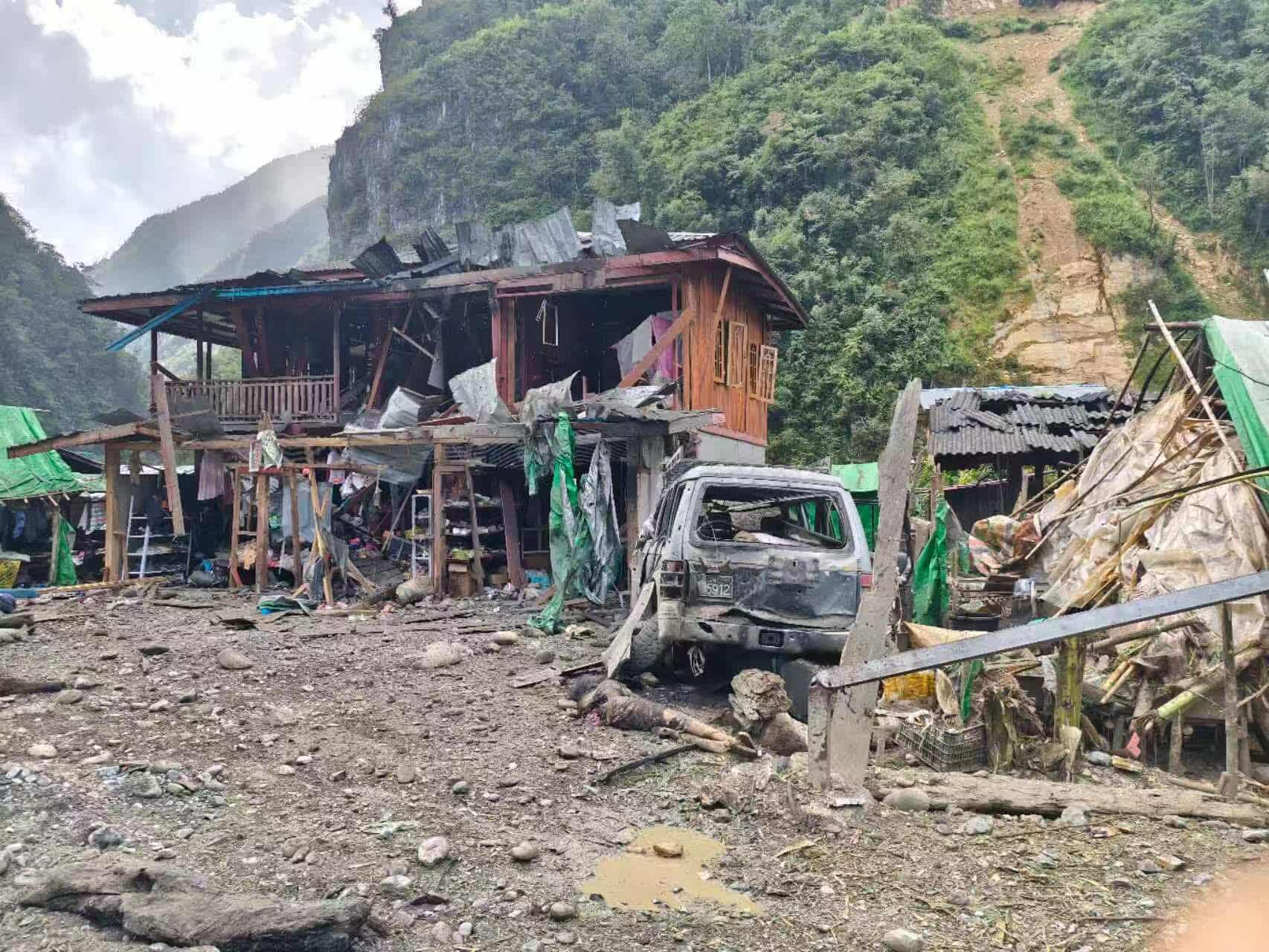 ဆော့လော်မြို့နယ်၊ လာဟီဆင်ဒေသ၌ တိုက်ပွဲဖြစ်ပြီး စစ်တပ်က မှားယွင်းဗုံးကျဲမှုကြောင့် ပြည်သူ့ စစ် ၂ ဦးသေဆုံး၊ တိုက်ပွဲဖြစ်ပွားခြင်းမရှိသည့် လန်ဆယ်ဒေသကို စစ်တပ်လေကြောင်းဖြင့် ဗုံးကျဲ တိုက်ခိုက်မှု ကလေးငယ်တစ်ဦးအပါအဝင် ပြည်သူ ၃ ဦး သေဆုံး