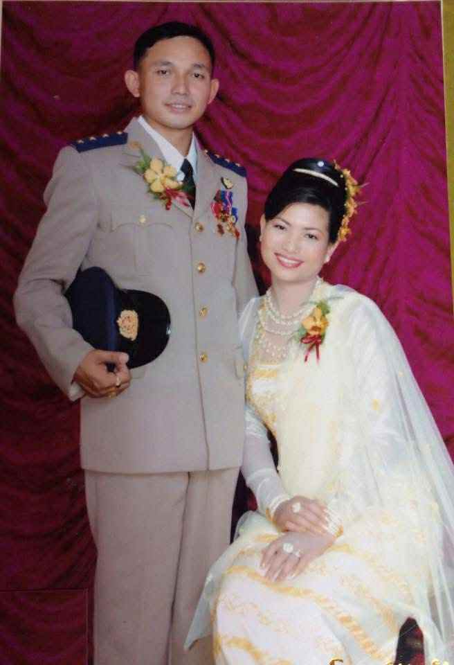 တောင်ကြီးမြို့ အခြေစိုက် ရှမ်း/တောင်ကြက်ခြေနီအသင်း ဥက္ကဌ ၊ လေတပ် ဗိုလ်မှူးပြုတ်ညီညီကို စစ်ကောင်စီတပ်က WFP မှ ပေးအပ်သည့်အကူအညီပစ္စည်းများအလွဲသုံးစားမှု၊ အာဏာအလွဲသုံးစား ပြုလုပ်မှုများဖြင့် ဖမ်းဆီးစစ်ဆေးနေ