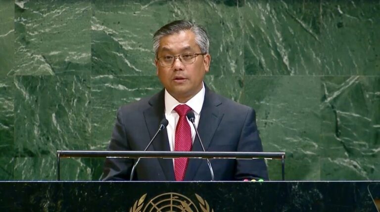 ရိုဟင်ဂျာ မွတ်ဆလင်များနှင့် အခြားလူနည်းစုများ၏ ပြသနာကို ဖြေရှင်းရာတွင် စစ်အာဏာရှင် စနစ် ကို ချုပ်ငြိမ်းနိုင်မှသာလျှင် ရလဒ်ကောင်းဖော်ဆောင်နိုင်မည်ဟု သံအမတ်ကြီး ဦးကျော်မိုးထွန်း ပြော