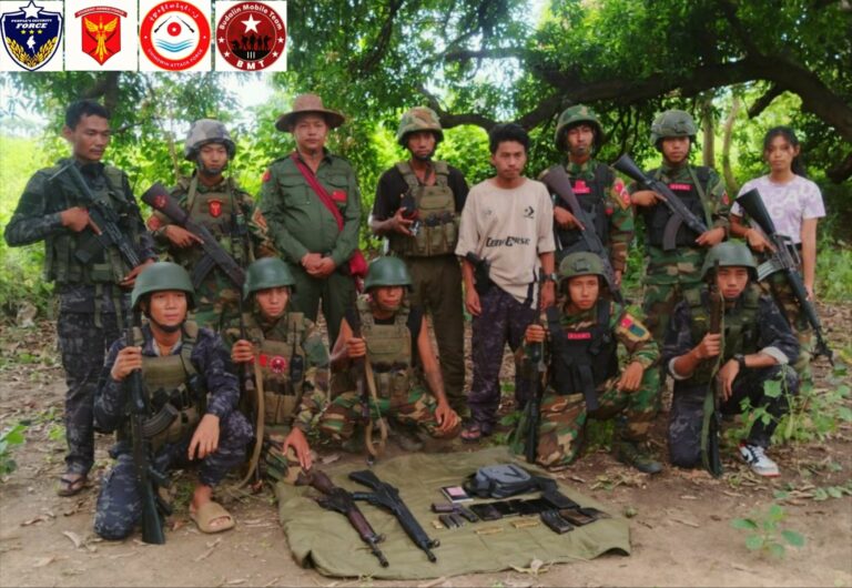 မုံရွာမြို့ပေါ်တွင် ဆက်ကြေးကောက်နေသော ရဲများကိုတိုက်ခိုက်မှု အရာရှိ ၃ ဦးအပါအဝင် ၄ ဦး သေဆုံး၊ လက်နက် ၃ လက်သိမ်းဆည်းရရှိ