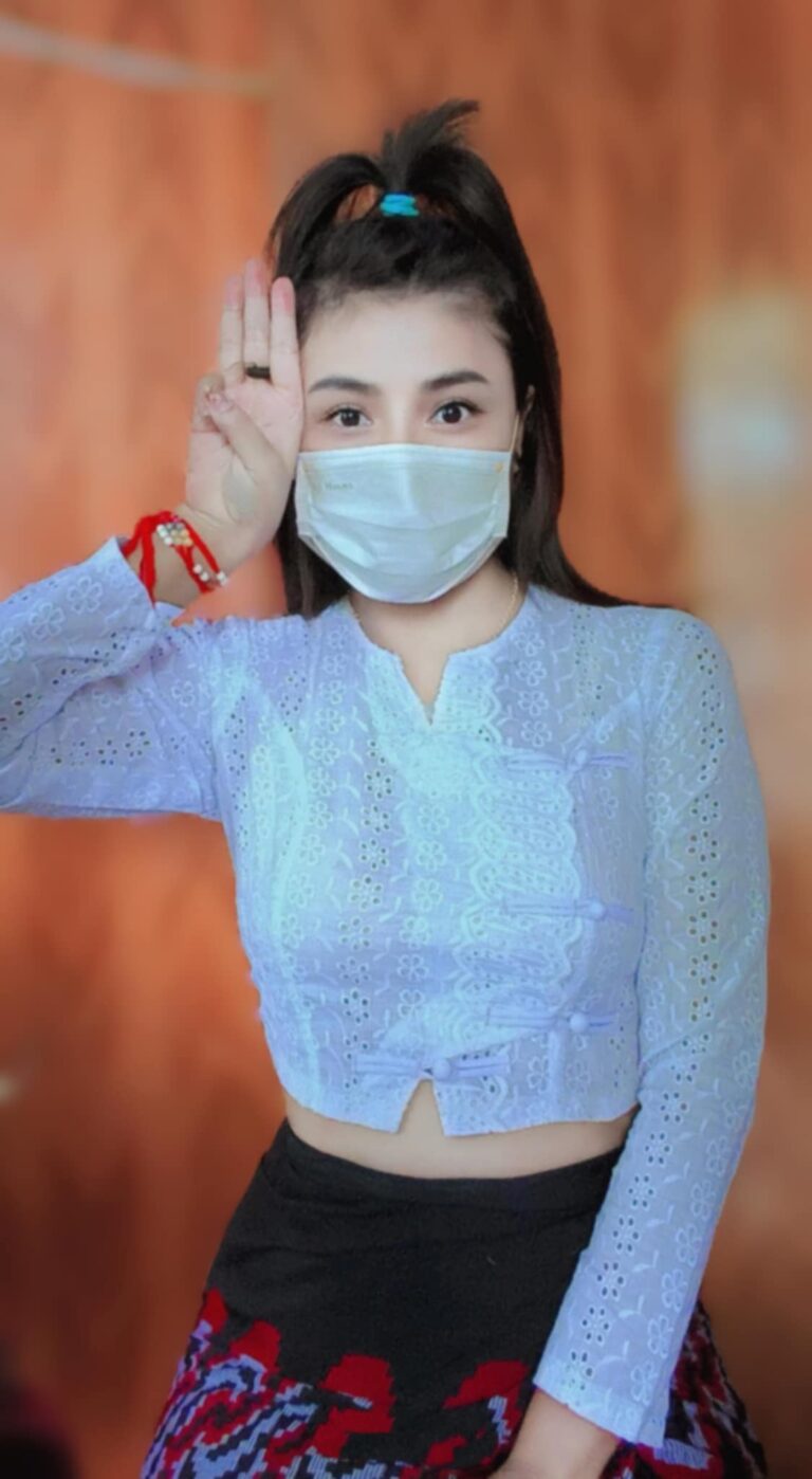 မြင်းခြံခရိုင်အတွင်း ရင်ဆိုင်နေရသည့် စစ်မျက်နှာပြင်တွင် ခဲယမ်းအရေးပေါ်လိုအပ်နေသည်ဟု ဗိုလ်မိုက်ခဲပြော (ရုပ်သံ)