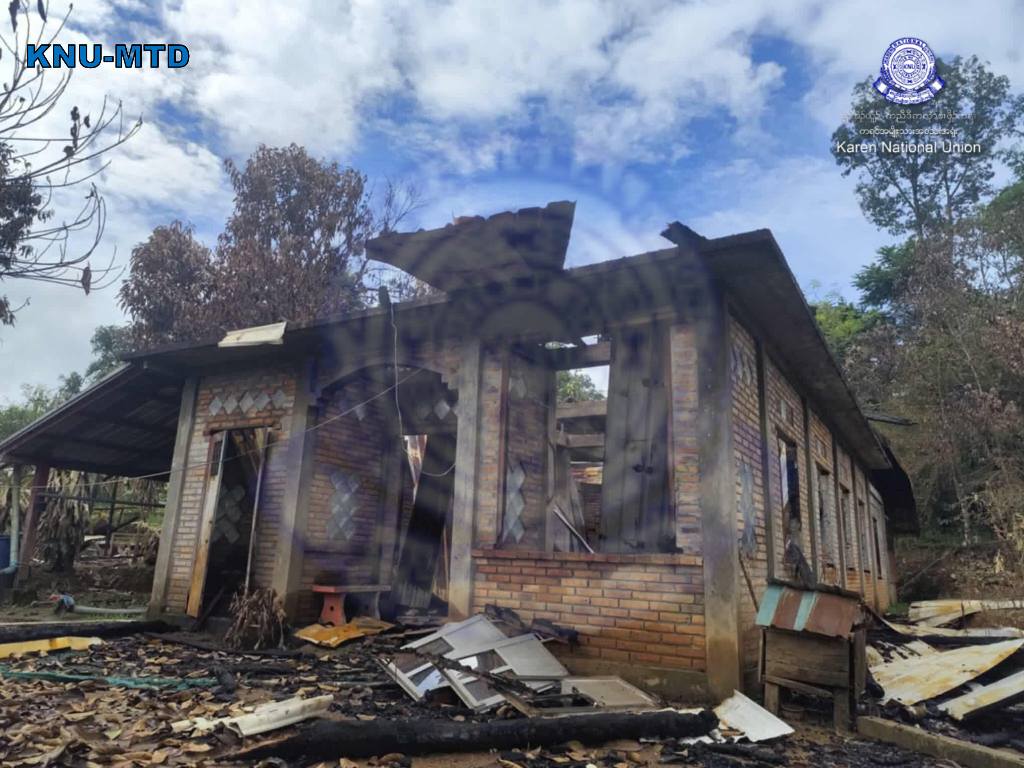 သရက်ချောင်းမြို့နယ် အကြမ်းဖက်စစ်တပ်က တိုက်ပွဲနှင့်သက်ဆိုင်ခြင်းမရှိသည့် ကျောက်လှေကား ကျေးရွာမှ ပြည်သူ့နေအိမ် ၇၃ လုံးကို မီးရှို့ဖျက်ဆီး