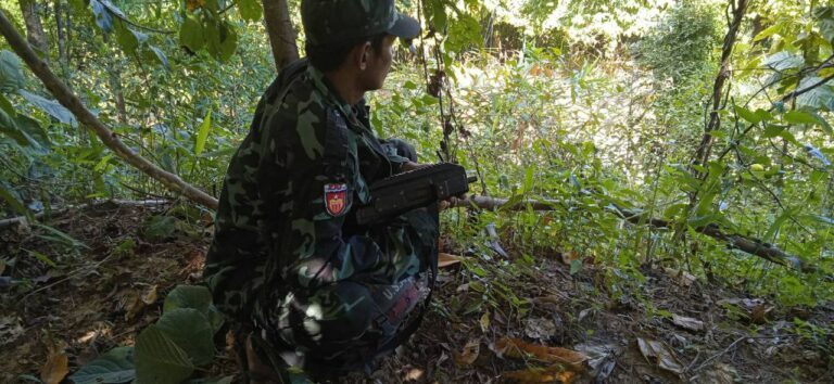 အုတ်ဖိုမြို့နယ်တွင် စစ်တပ်စစ်ကြောင်းကို ခုခံတိုက်ခိုက်မှု ၃၄ နာရီခန့်ကြာမြင့်ခဲ့ပြီး အပြင်းအထန် တိုက်ပွဲ ၄ ကြိမ်ဖြစ်ကာ စစ်သား ၇ ဦးထက်မနည်းသေဆုံး