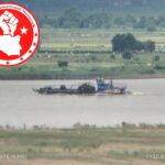 စစ်ကိုင်းမြို့နယ်နှင့် မတ္တရာမြို့နယ်ကြား ရေလယ်၌ ကျောက်ချထားသော စစ်သင်္ဘောပေါ်မှ လက်နက်ကြီးများဖြင့် ရမ်းပစ်ခတ်